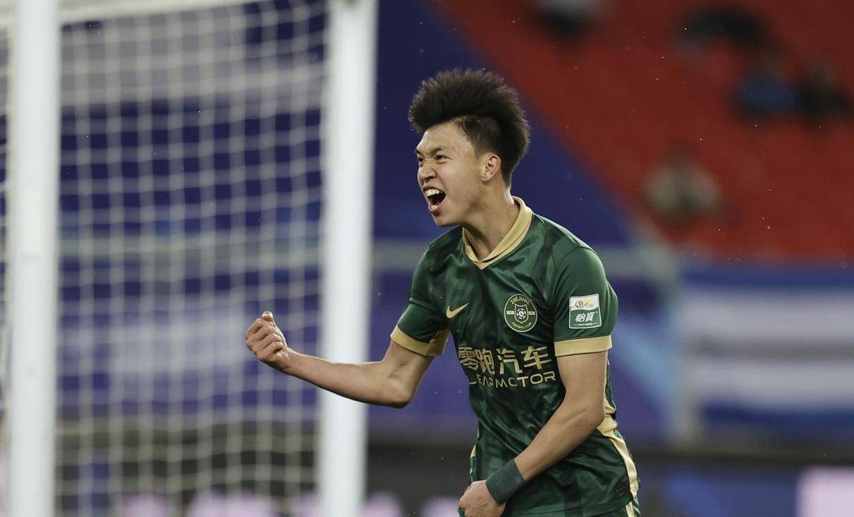 关于赛前浙江队再遭质疑集结日毕尔巴鄂竞技更衣室发声，现场解说直呼：转折点费耶诺德止住颓势的信息云鼎娱乐平台